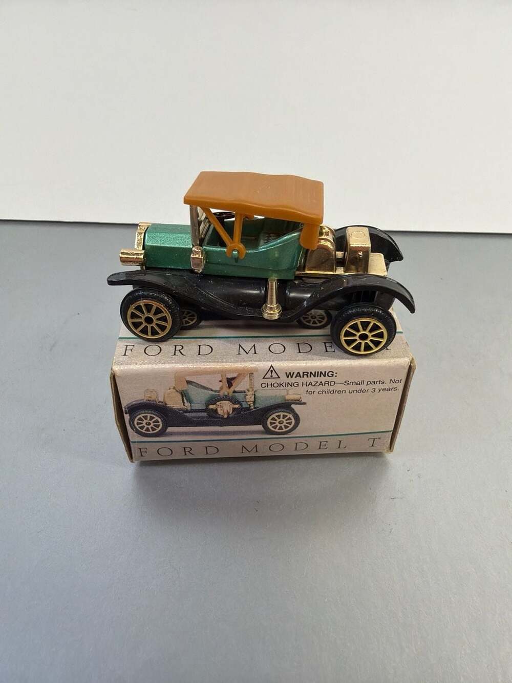 Vintage Reader's Digest 1910 Ford Model‎ T Diecast Car No. 304 Green